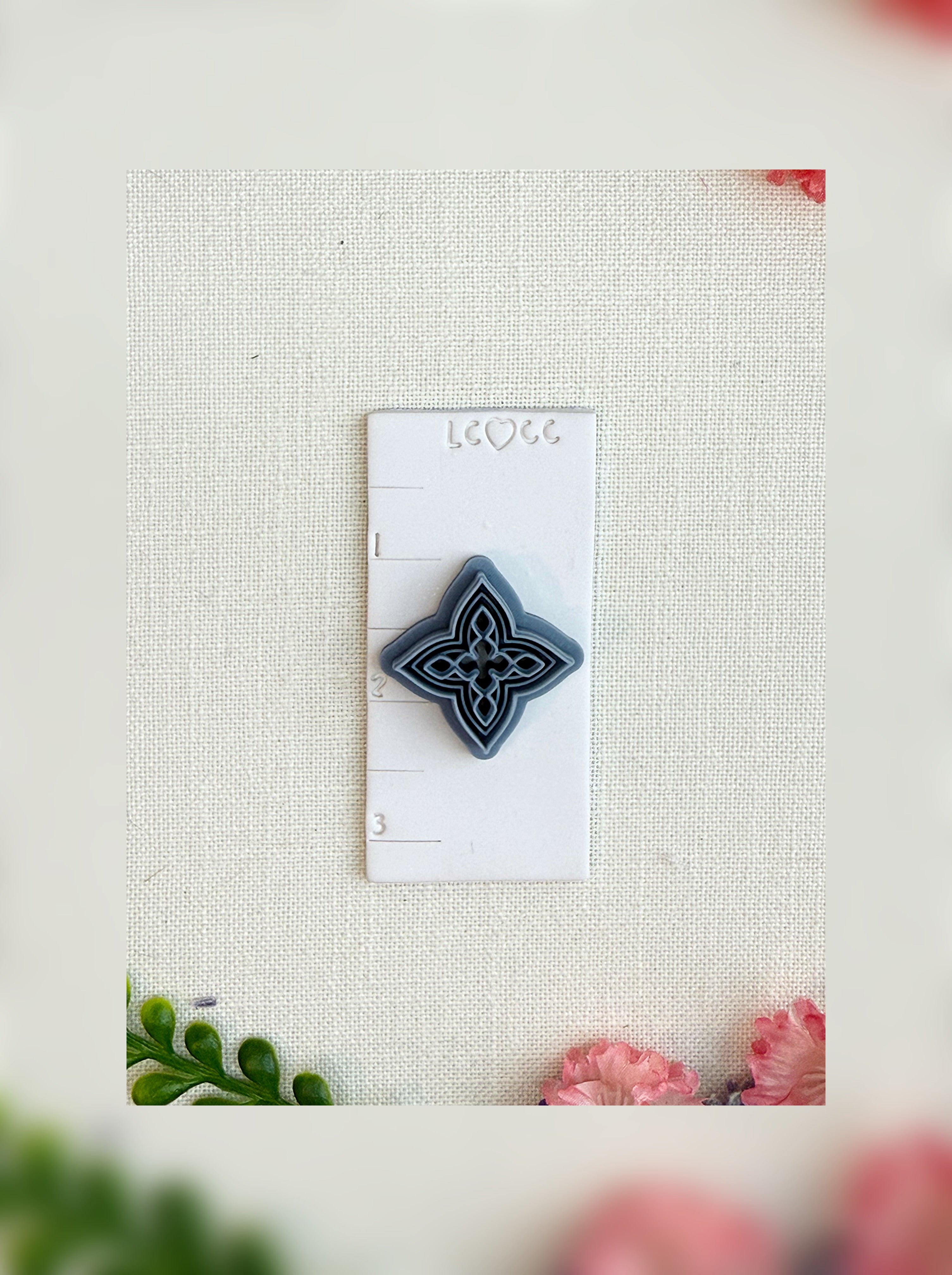 Cathedral Clover Window Clay Cutter – Polymer Clay