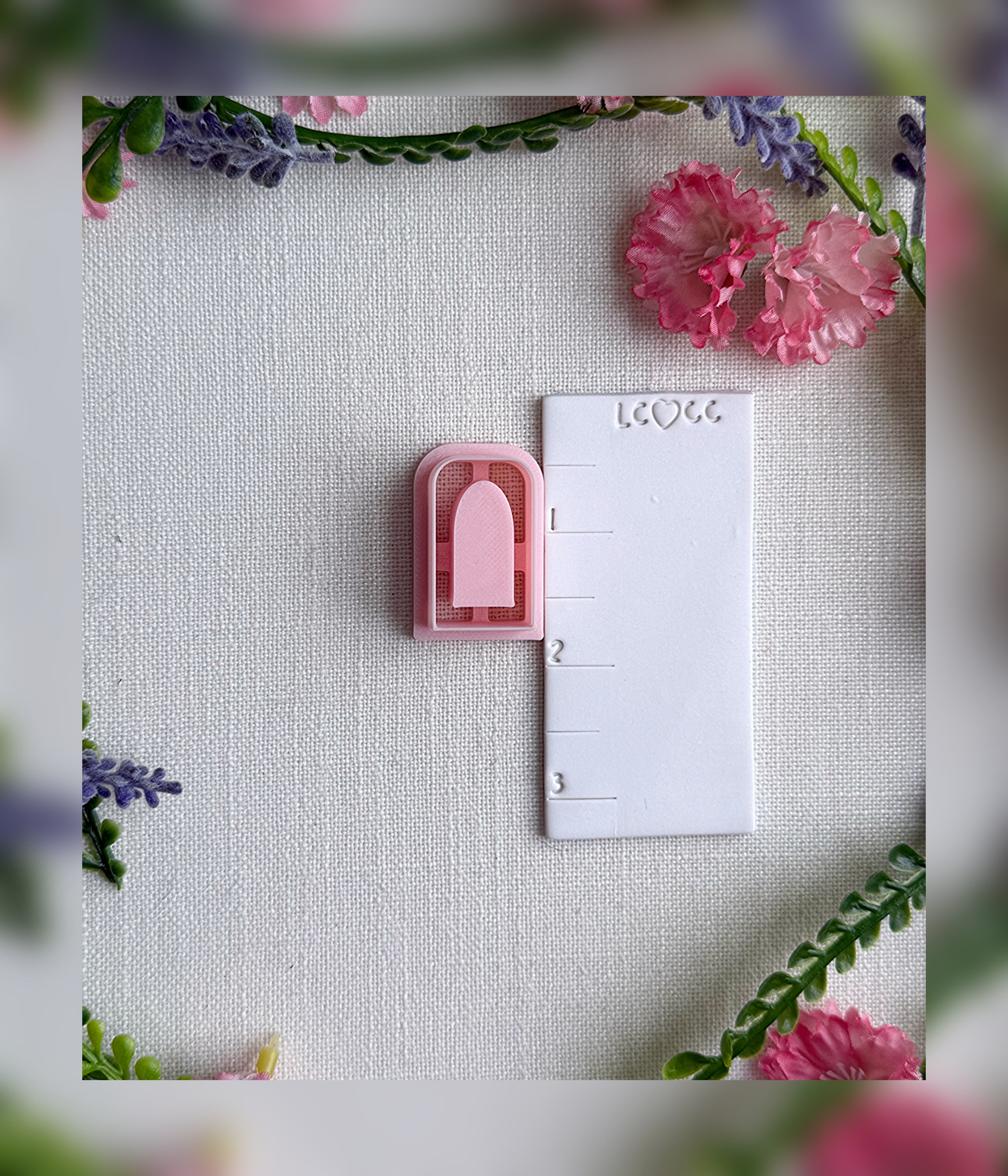 🌷 Tulip Gate Shelf Clay Cutter – Polymer Clay Tool