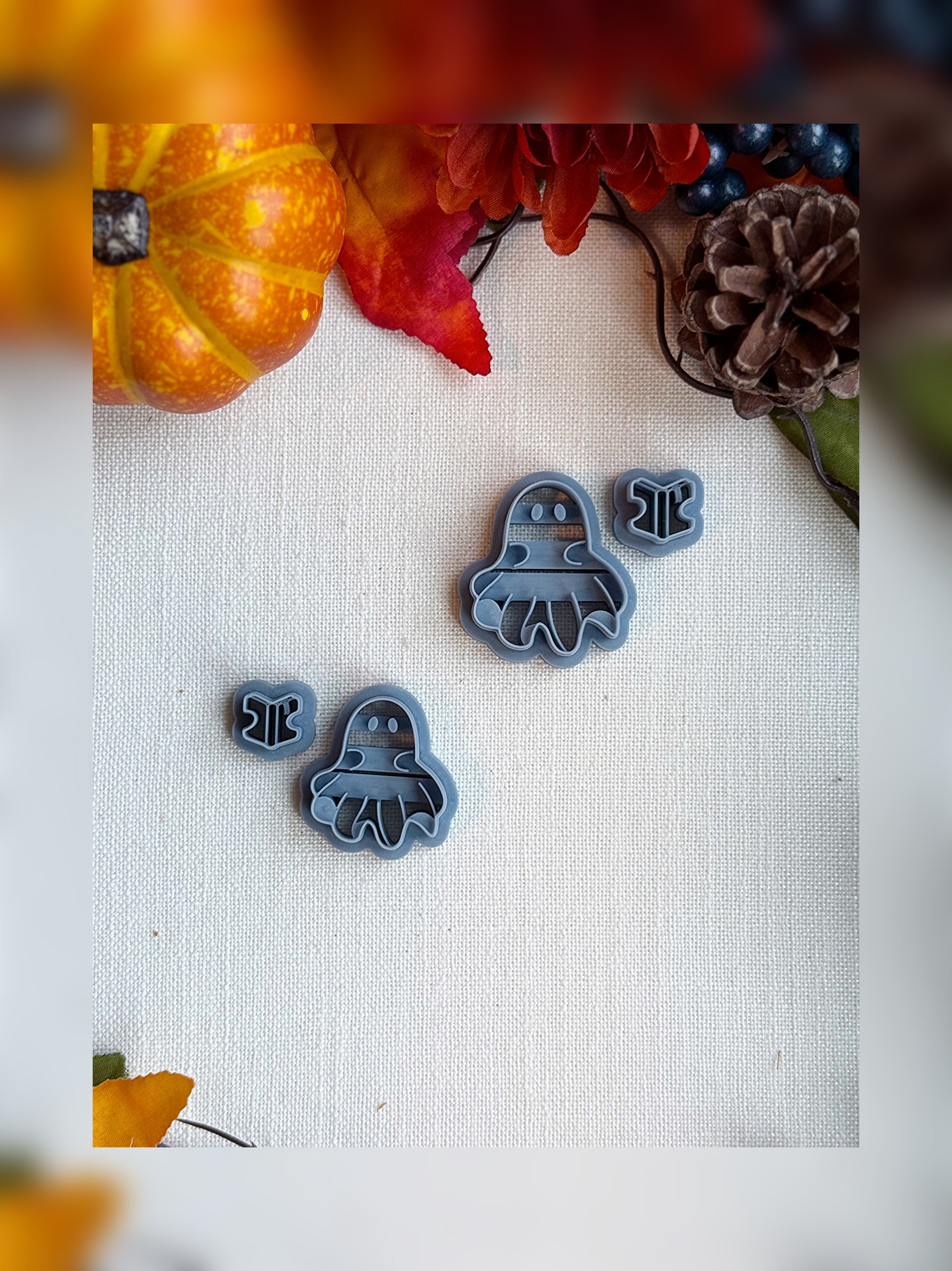 📚 Boo-kworm Clay Cutter Set – Polymer Clay Tools for Halloween (2 Sizes + Layering Piece)