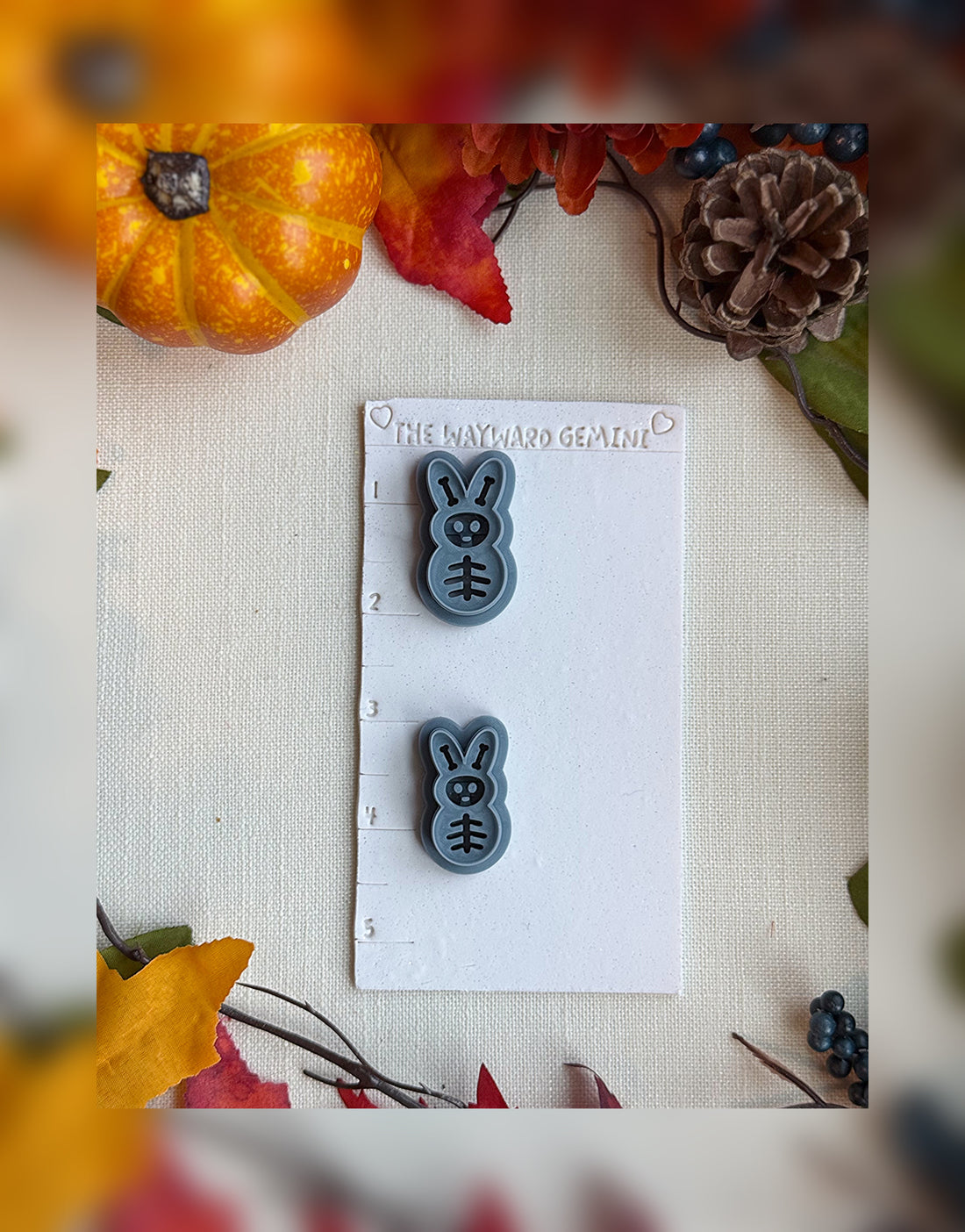 🦴 Skelly Peep Clay Cutter – Polymer Clay Tool for Halloween
