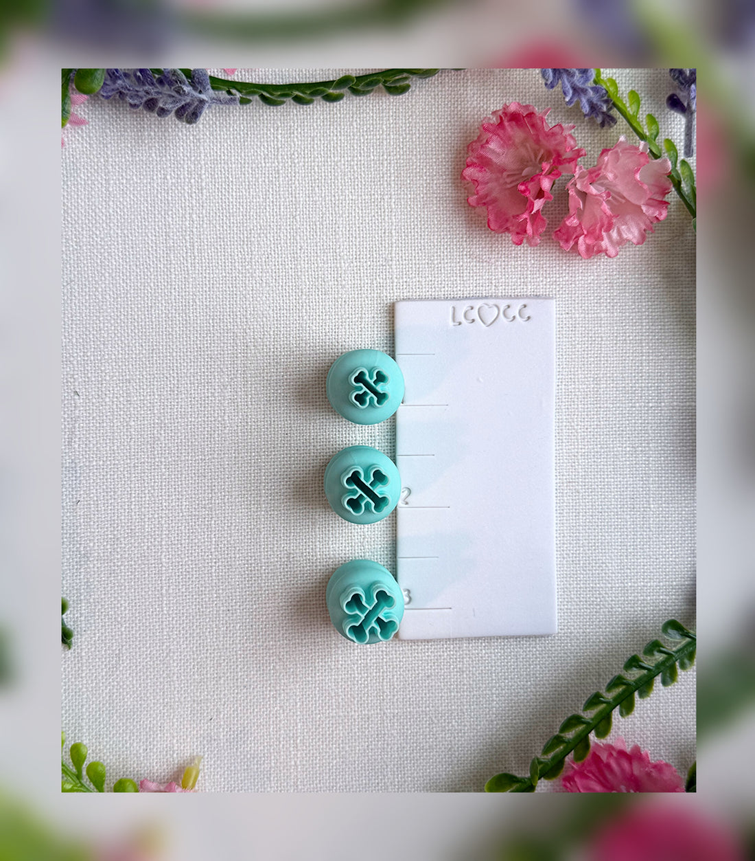 💀 Mini Crossbones Clay Cutter – Polymer Clay Tools