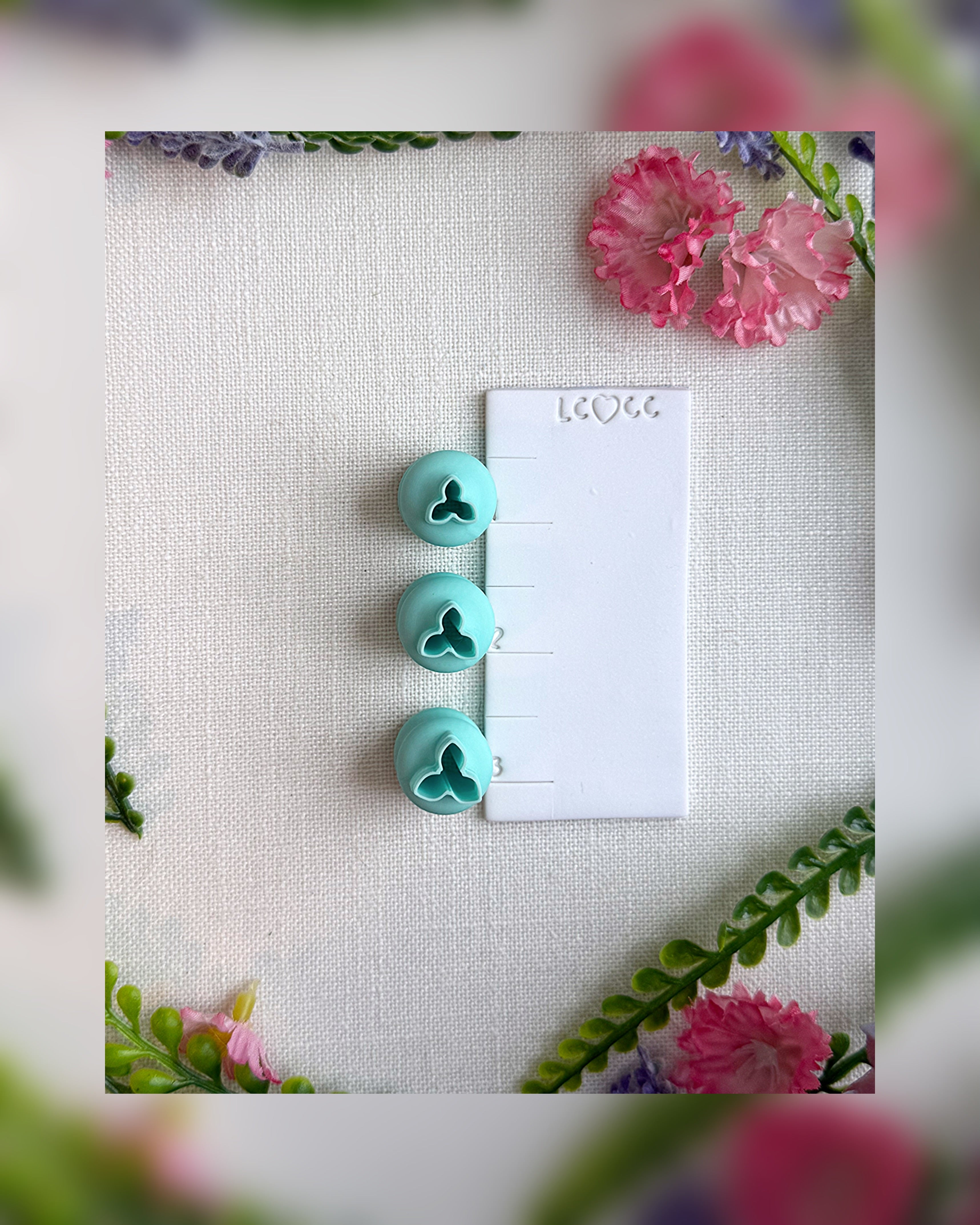 🌿 Mini Clover Bloom Clay Cutter – Polymer Clay Tool