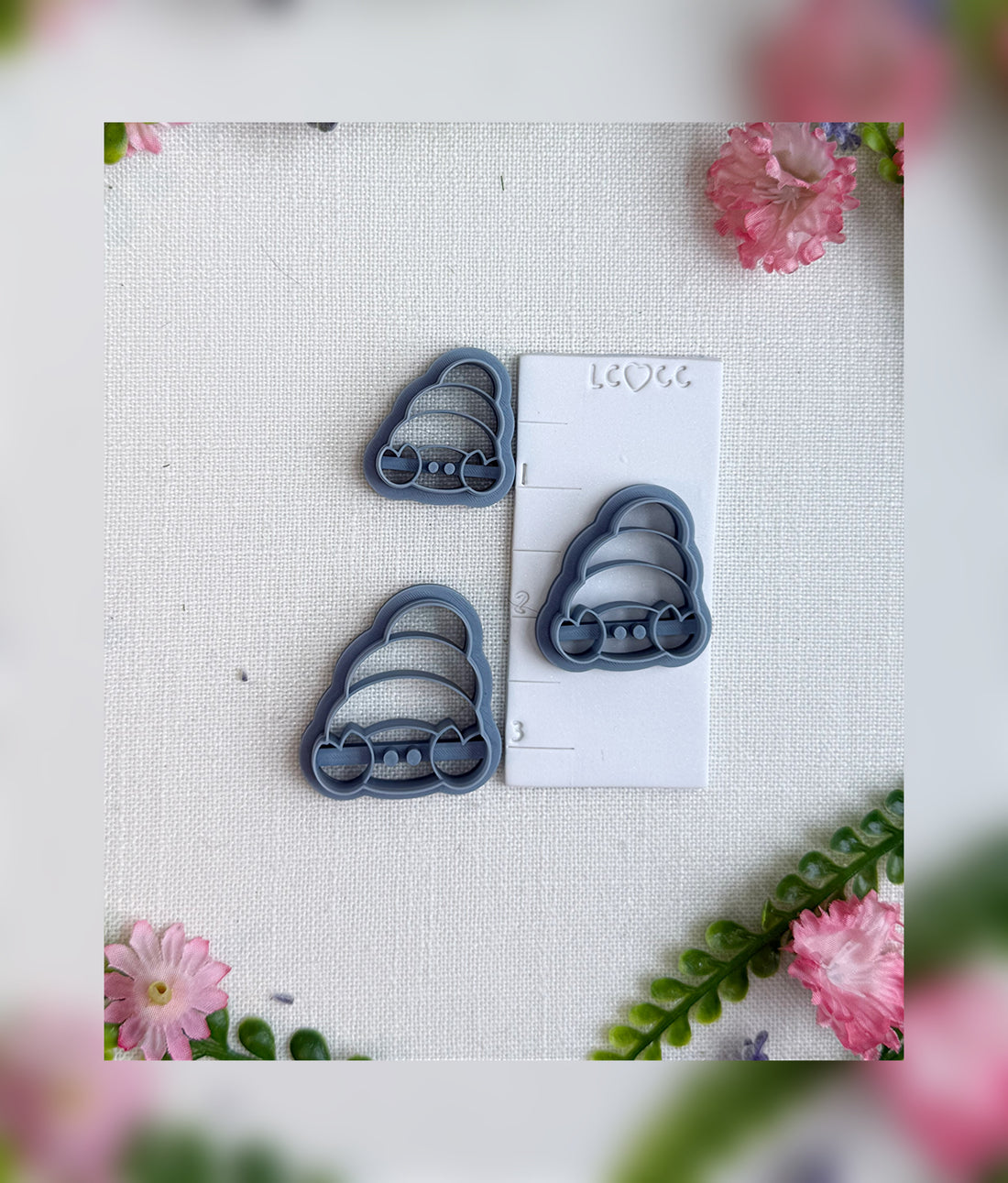 Hermie Hideaway Clay Cutter – Polymer Clay Tool